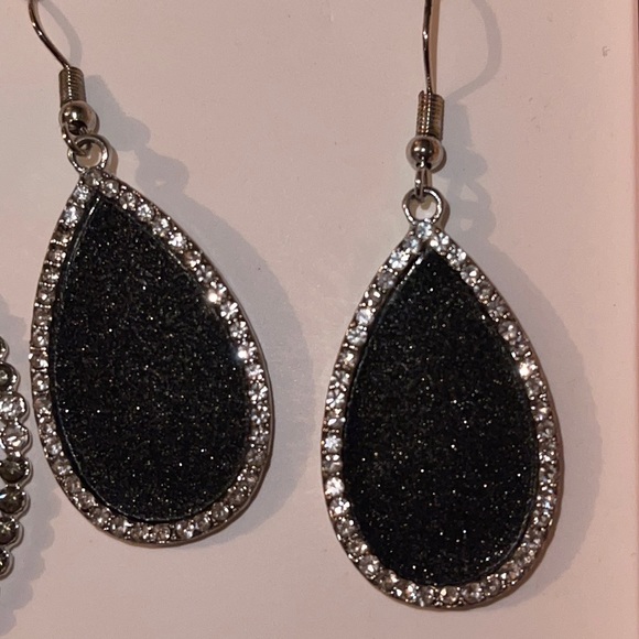 NIB- Sparkle & Bling Faux 2pr of Lab Created Stone Earrings - Picture 3 of 6